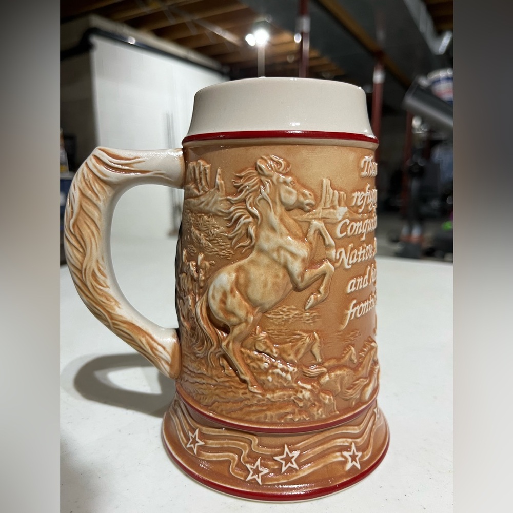 MUSTANG MUG 2001 - Picture 4 of 6